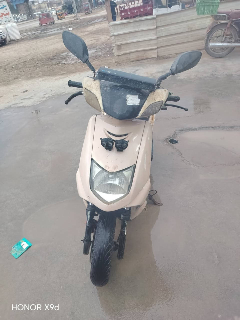 دراجه سكنس للبيع السعر 360وبيها مجال اتصل اذا شراي واذا مو شؤاي لا تعبني ***********
