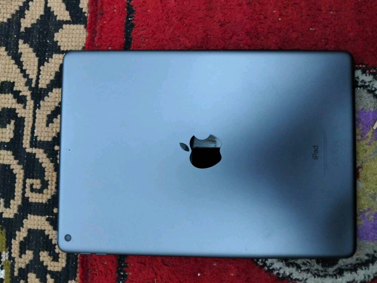 سلام عليكم ايباد9 نضيف ذاكره 64 بطارية 92 مجرد مقفول اي كلاود 150 قفل 