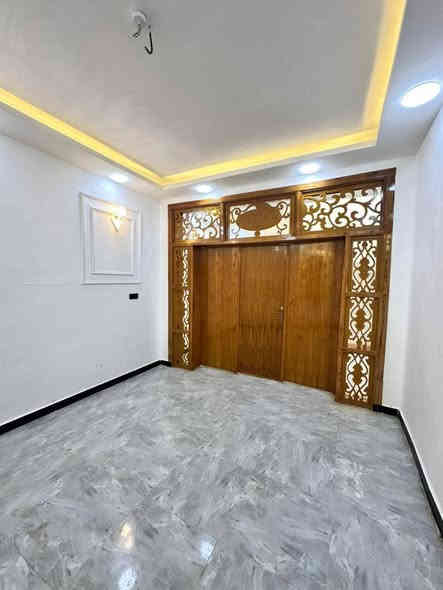 دار #للرهن
الموقع 🏡النجف الاشرف شارع الصب عمود 314
مدت سنه وقابل للتجديد 
خدمات كامله 
/ماء/كهرباء/مدارس/سوق/تبليط #عرض17

مساحه البناء 100 متر 🏡
غرفه/صاله/مطبخ/صحيات/ستقبال/مكشوفه

تحتوي الدار على 🏡
 خلاطات/سخان/خزان/مولد/وطني/سطح كامل 

مبلغ الرهن💵 15 💵مليون قفل قفل 
***********
***********
*********** النجف
