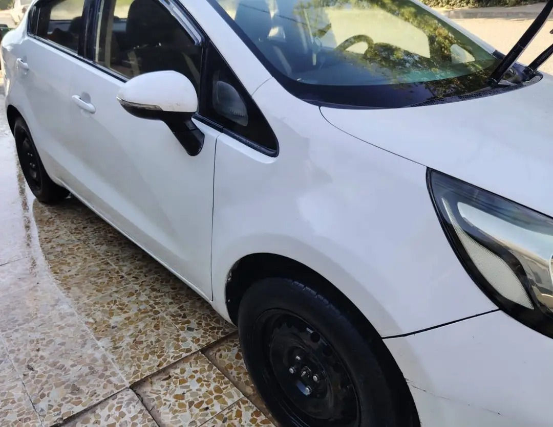 كيا ريو 2012 خليجي
محرك 1600 دوش شرط 
كير توماتيك
تبريد تدفئه شرط
رقم  نينوى مسطره  اب اسمي سنويه ماساقطه مكان السيارة موصل
بيها قطعتين ونص صبع بدون دواخل
السعر 84$

الاتصال على الرقم
***********
***********
