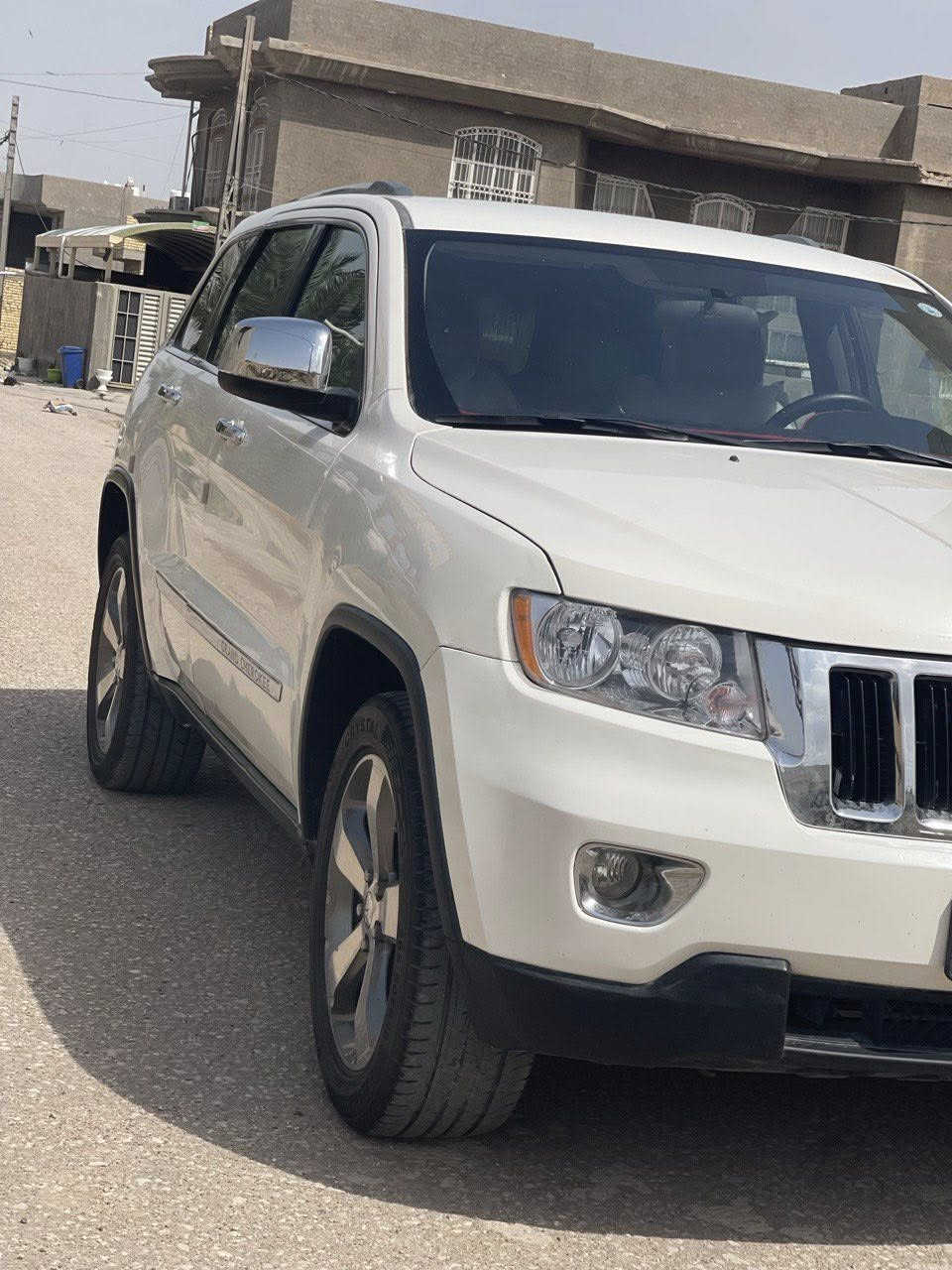 السلام عليكم
للبيع جيب گراند شيروكي موديل 2012🇺🇸
رقم اربيل انگليزي بأسمي 
فول مواصفات عدا الفتحه 
بصمة تشغيل واطفاء 
شاشه اندرويد وكاميرا خلفيه
ويل حجم 20 
كشنات كهرباء
دوشمه الداخل جديده ببغداد بالنواب 
تخم تاير حداديه أماميه وخلفيه كله جديد 
السياره داخله للعراق كلين 
وصارت بيهه دحچات بسيطه وشخوط بالعراق وع اثرهن صار بيهه صبغ بسيط بدون ايرباك والسونار مرفق بالصور 
السياره مال جناي وخسران عليهه مابيهه كل نقص متخسر عليهه الف 
العنوان: بابل-الحمزة الغربي 
للاستفسار مراسلة الصفحه او الاتصال ع الرقم:***********
