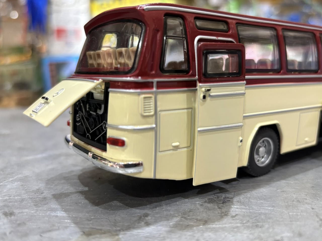 باص اوتومارس مارسيدس 😍♥️

حديد بالكامل 
الحجم 1:24
صناعة شركة Grand Alliance

السعر 23 الف فقط 🔥 

يتوفر توصيل لجميع محافظات العراق 🤩💙

 📍العنوان / شارع فلسطين - خلف المستشفى العالمي 
مكتبة الأمين للحجز و الاستفسار على الرقم او مراسلة الصفحة ***********
#مصغرات #سيارات_مصغرة #بغداد
