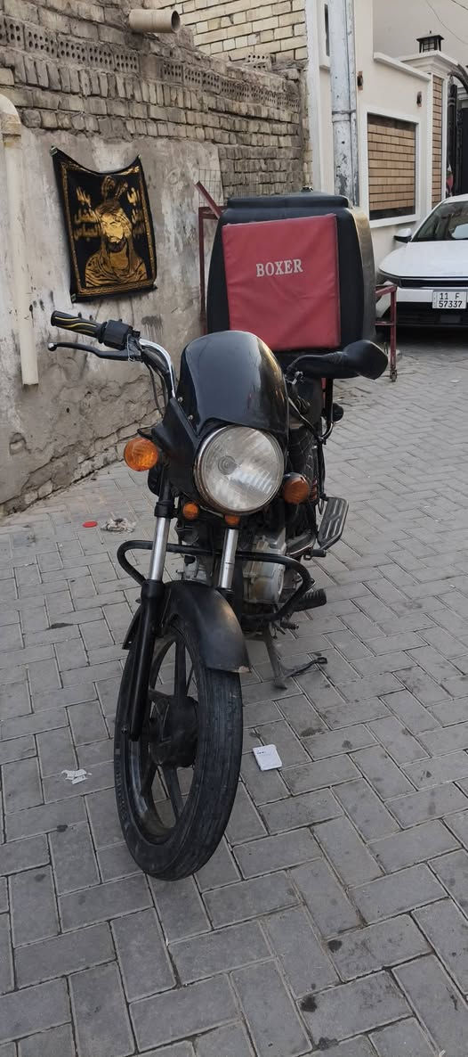دراجه بوكسر مرقم انكليزي بغداد موديل 2020 دراجه مال خبزه لمكان مدينه الصدر  الرقم : *********** وبيه واساب السعر 1700 وبيه مجال
