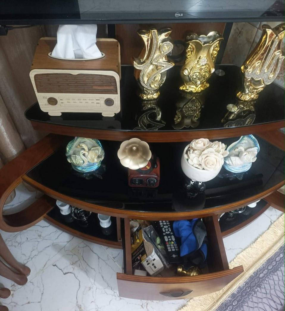 جديد مستعمل قليل 
ميز تلفيزون تركي 
النظافه 100%
شخط ما بيه 
السعر 75 وبيه مجال للشراي
لي مو شراي لا يتعبني


**إذا كنت صاحب هذا الإعلان وتريد حذفه لأي سبب، رجاءا أرسل رسالة إلى الدعم الفني**