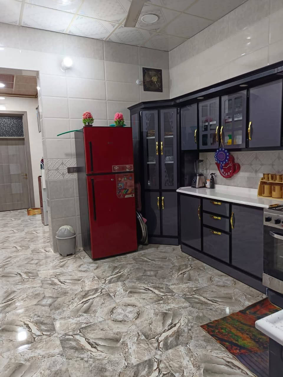 سلام عليكم دار البيع المساحه 150 متر طابو زراعي سند 25 بي غرفتين نوم وصاله ومطبخ وستقبال ومدخل وطابق الثاني ماساس نفس جوه الموقع بعقوبه التحرير الحولي  السعر 95 اتصل ***********.           ***********
