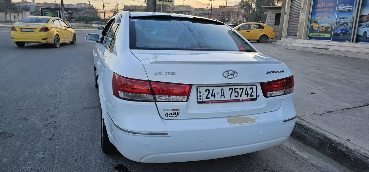 سلام عليكم سوناته مقدس مديل 2009 لون ابيض رقم دهوك سباره جديده ومتعوب عليها مصبوغه عام جماليه لا ضربه ولا طخه السياره حيل حلوه السعر 103 وبيها مجال بسيط مكان السياره موصل الايمن رقم التلفون ***********
