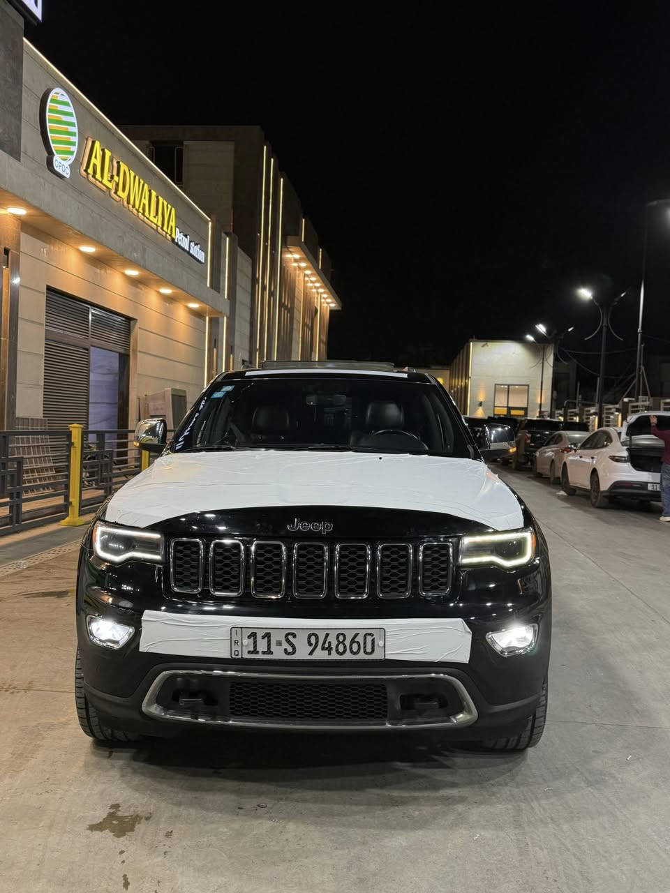 السلام عليكم      247 وبيه مجال
من رخصه الادمن 
جيب 2022 فول واحد على واحد  الويل كب عنكبوت 
أمريكي 🇺🇸 حادثه البنيد وربع الجاملغ رقم الشاصي مرفق بلمنشور السياره مواصفاته فول حتى بانوراما السياره كير والمحرك كفاله حتى من الفتح جديده كولش انضف جيب بموديله السياره ولسياره كير والمحرك والصدر والتبريد 
بيه ضرر مقدمه الشاصي الامامي الايسر شي بسيط 
وكفاله من اللحيم والصبغ يعني بس رصعه بسيطه ولسياره باسمي شخصياً تحويل ثاني يوم رقمه بغداد الجديد وهزه والبراد جديدات والسياره كامله مكمله ولسياره ابيعلك على السونار قطعتين فقط ولسياره مكانه بغداد الامين الثانيه 
والسعر ب247 وبيه مجال بسيط 
*********** مؤمل حسين
