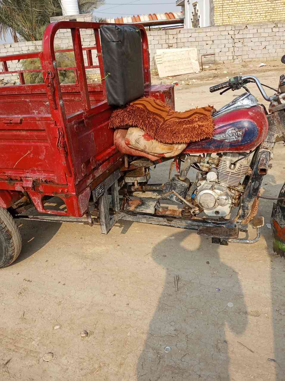 السلام عليكم للبيع ستوته دايون حمره
شاصي مكفول مكينه مفتوحه اوراق اصولي عوزه بس باتري كهربائيات كلها شغاله البدي بي خياس قليل بل اصفاح فقط مكاني القاسم التصال على الرقم *********** السعر خاص
