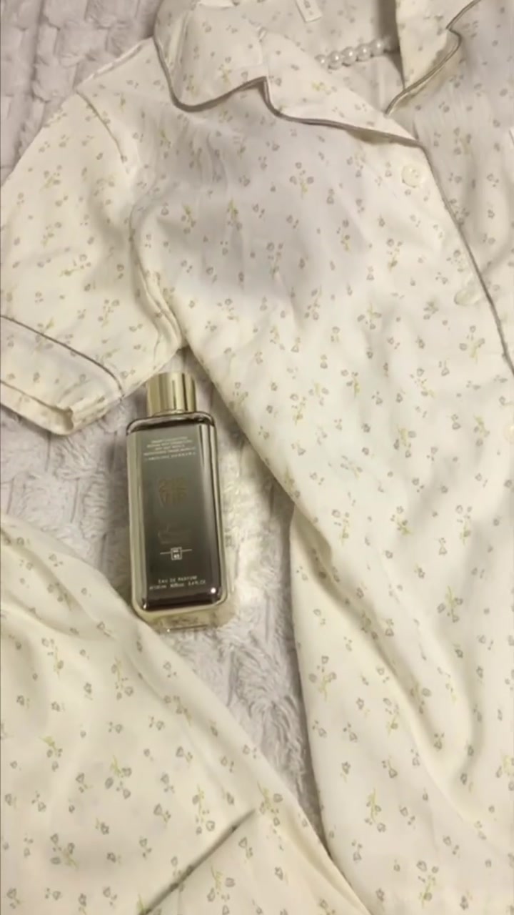"أناقة البيت بلمسة باردة 🧊✨
سوت صيفي بخامة خيالية (بارد ثلج) ❄️
ألوان تفتح النفس وتدلل ذوقك 🌸
مناسب لكل رشيقة (من وزن 40 لـ 60 كجم)
#ملابس #نسائي #تراكات #سوت #موضه #ازياء #بغداد #العراق


**إذا كنت صاحب هذا الإعلان وتريد حذفه لأي سبب، رجاءا أرسل رسالة إلى الدعم الفني**