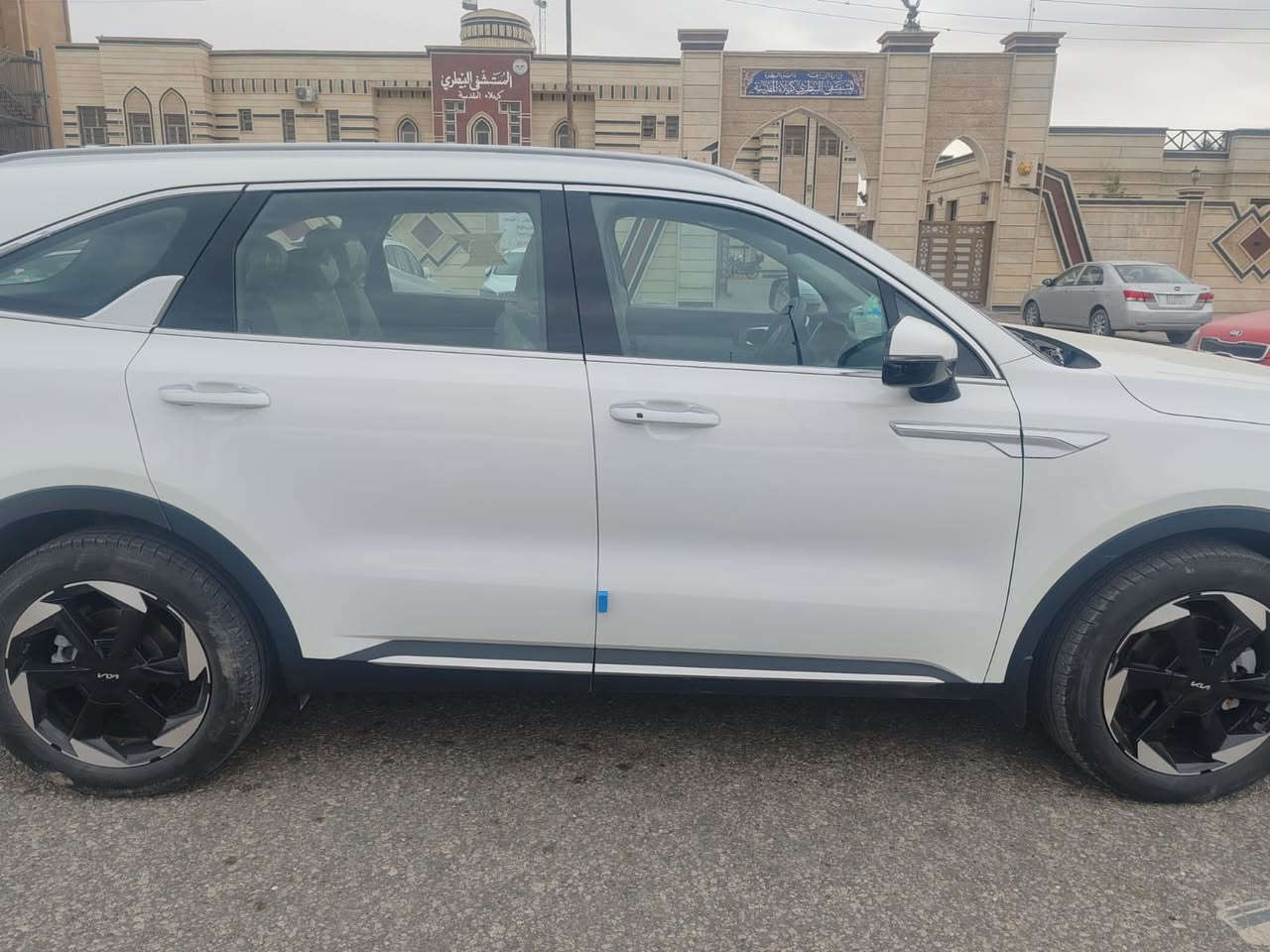 سورينتو للبيع مكفوله كفاله عامه من كلشي موديل ٢٤بسمي سياره رقم اربيل  ضمان شركه نم. رقم اربيل ماشيه خمسين الف بني رامه انار محيطيه متحدده الالوان محرك ٦ استندر كير ماوس. كشنات كهرباء هاند ابريك دكمه وضعيات قياده. مساعد منحدرات مانع انزلاق تشغيل عن بعد شاشه متصل بردات خلفيه شاحن واير لليس. شاشه لمس سبعه راكب استيرن فول تحكم دخول بصمه ذكي حساس امامي خلفي قبضات الباب ألمنيوم مني شفط حاملات اكواب تشغيل عن بعد جنطه كهرباء المكان كربلا طوريج سياحي ***********
