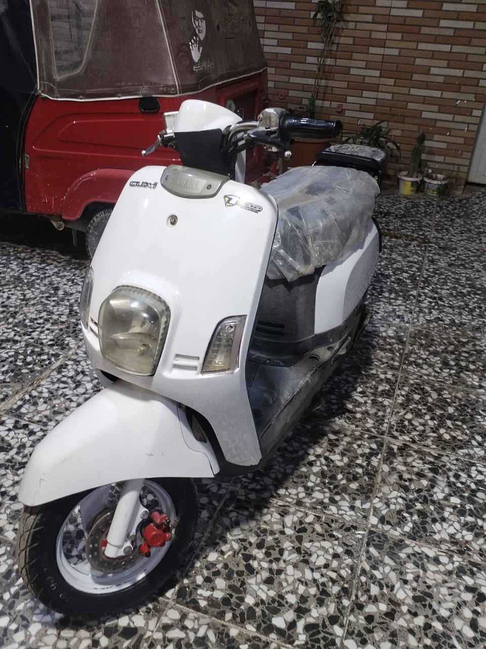 السلام عليكم للبيع دراجه ماكس بوليس كابريتر دراجه نضيفه سلف هندر تشتغل نكره كلشي بيها شغال مجفته اكفلك تنقيص وتبخير مكاني بغداد المشتل السعر 500  وببها مجال ***********
