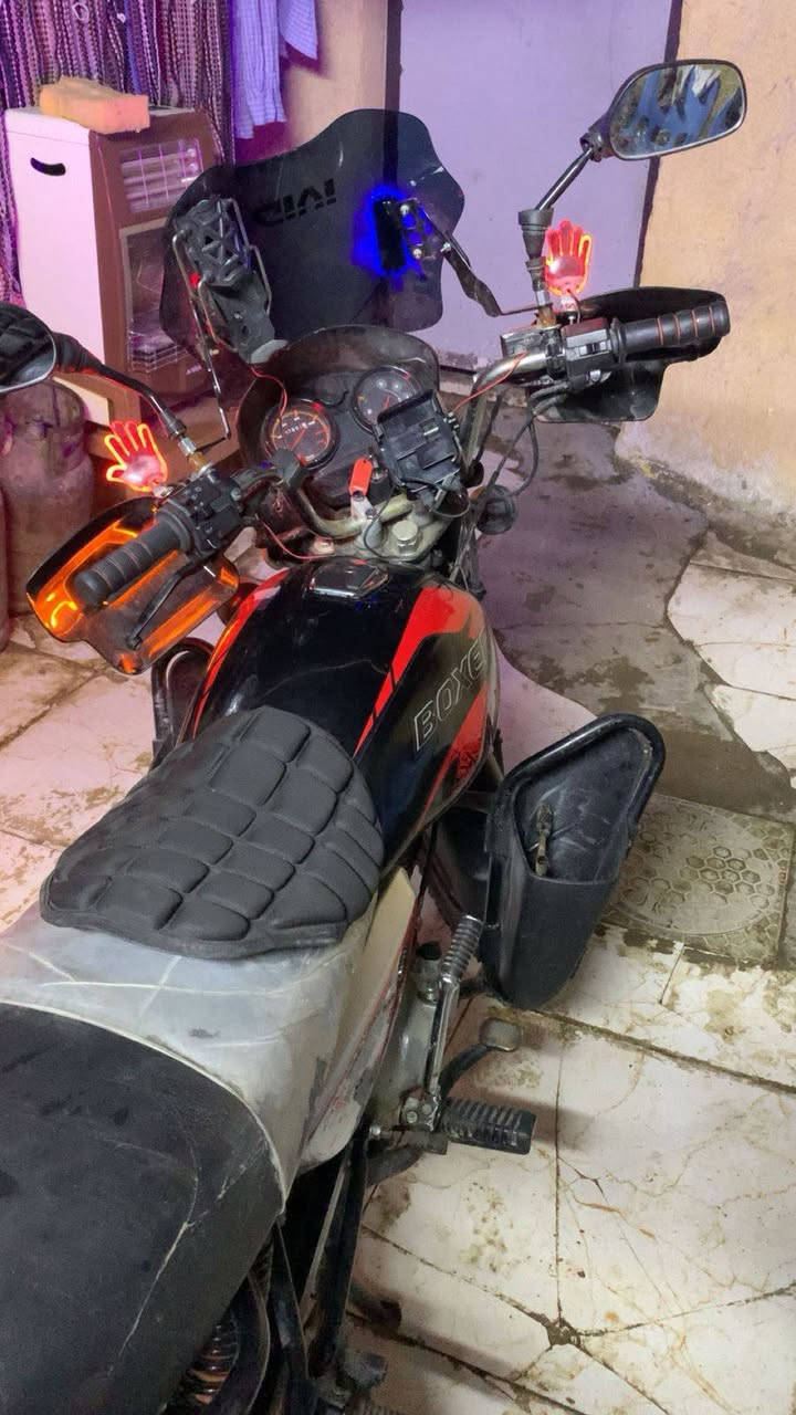 يا الله سلام عليكم شباب عندي هاي بوكسر لبيع دراجه نضيفه وخير من الله دراجه نقصه بس جبنه و ارجه هاي شهر الثالث طابكه بل خرفه تعال واستاب تفاصيل أكثر مكان بغداد المنصور ***********
