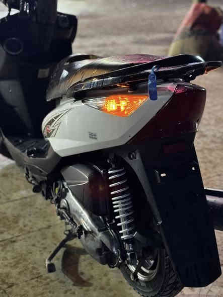 سلام عليكم دراجة ثعلب دراجة تتعب تكول جديدة رمبة  السعر 600 وبيها محال 
العنوان بغداد  حي اور (***********)
