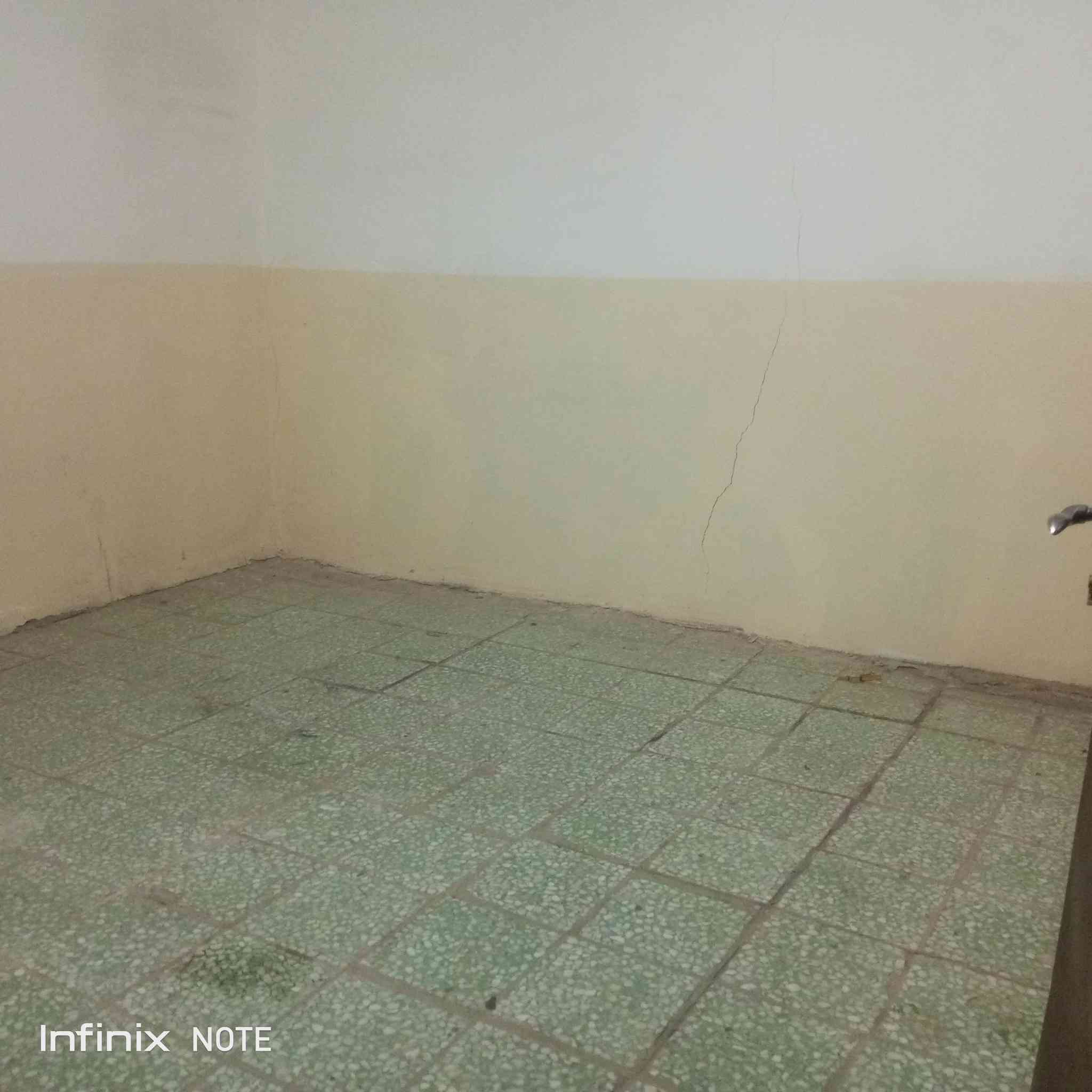 السلام عليكم دار البيع 
✅️الموقع 
حي النهضه الثالثه قرب مدرسة الكرمين 

📐 المساحة: 100
📏 الواجهة: 6
🔲  للاستفسار مراسلة الصفحة 
📞 اوالاتصال 
ع.  ***********
