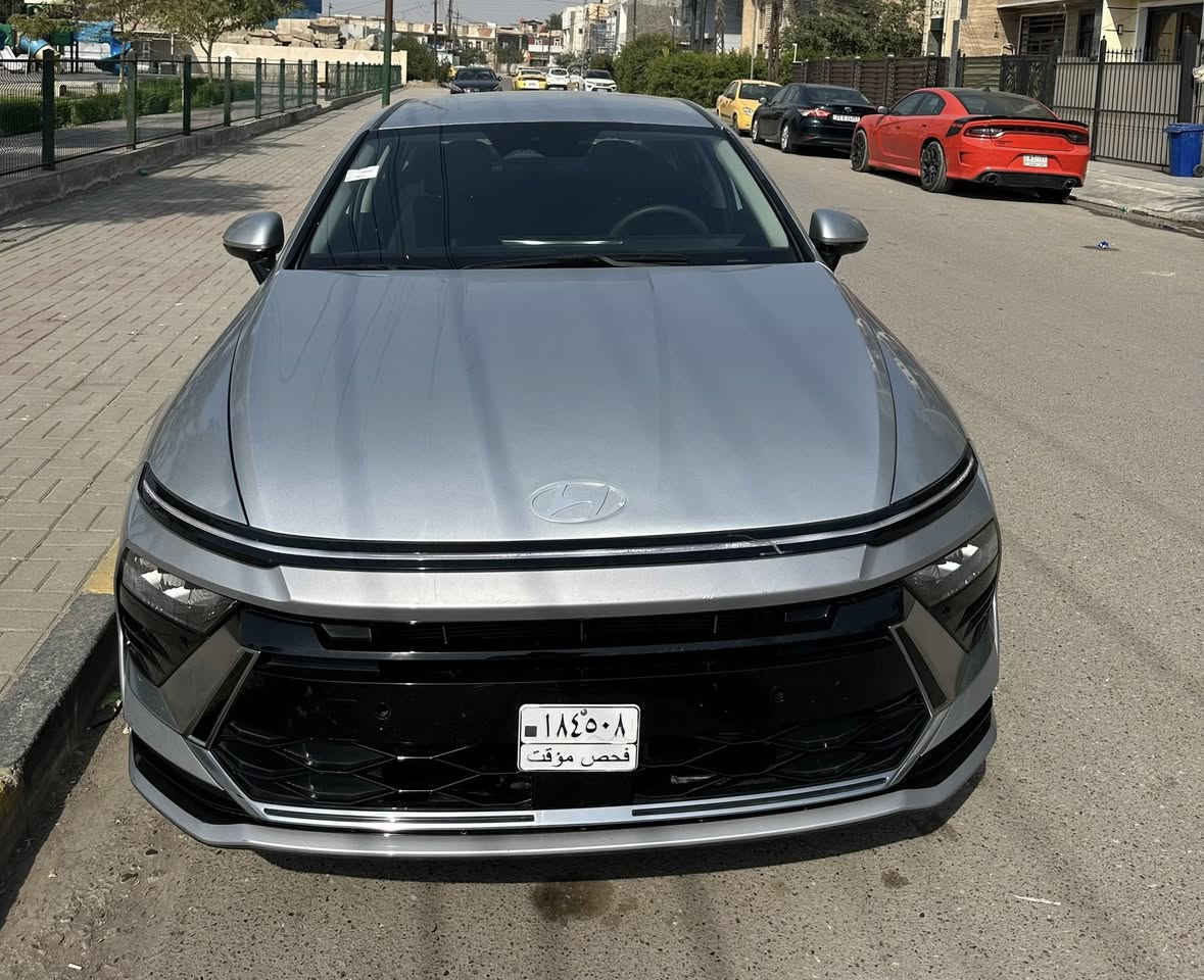 هيونداي سوناتا  2025 للبيع بسعر 18500$
دخول جديد مدفوع كمرك حرة تترقم جميع المحافظات 
منفيست باسمي اني مستوردها وابصملك باي مرور يعجبك
✅ الحادث صبغ بنيد فقط  ومكانات بارد صغيرة 
✅ شواصي ولغود سليمة 
✅ ايرباك بردة وكشن فقط طاك 
✅ عداد المسافة 9 الف مايل 
✅ الموديل 2025
✅اللون سلفر 
✅مقعد سائق كهرباء 
✅ مقاعد امامية تدفئة 
✅ شاشة كبيرة متصلة كار بلي وابل كار 
✅ رادار امامي و خلفي 
✅ شاحن مبايل واير لس 
✅ تبريد امامي لمس 
✅ بصمة تشغيل وابواب 
✅ تشغيل عن بعد 
✅ هاند بريك كهرباء بصمة 
✅ نظام اتو هولد 
✅نظام تزحلق ونزول مرتفعات 
✅محرك بانزين 2500CC
✅ ستيرن هزاز للتحذير 
✅ كامرة خلفية دوارة 
✅ افكيشن ونظام ملاحة وخرائط 
✅ اضوية زينون و لد نهاري 
✅ درايف مود 4 أنظمة قيادة
✅ نقطة عمياء بالمرايات 
✅  توقف ذاتي لمنع الاصطدام 
✅ صندوق خلفي كهرباء 
✅ أرضيات كاملة و جك وسبير وعدة وكتلوكات
✅ تخم تايرات بلادي حجم 19 انج 
✅ تحكم ستيرن وتحديد مسار ومثبت سرعة 
✅سيارة جديدة وجاهزة ولا إشارة عطل مشتعل بيها 
مكان السيارة بغداد السيدية للتواصل على الأرقام 
***********-*********** واتس اب متوفر .
