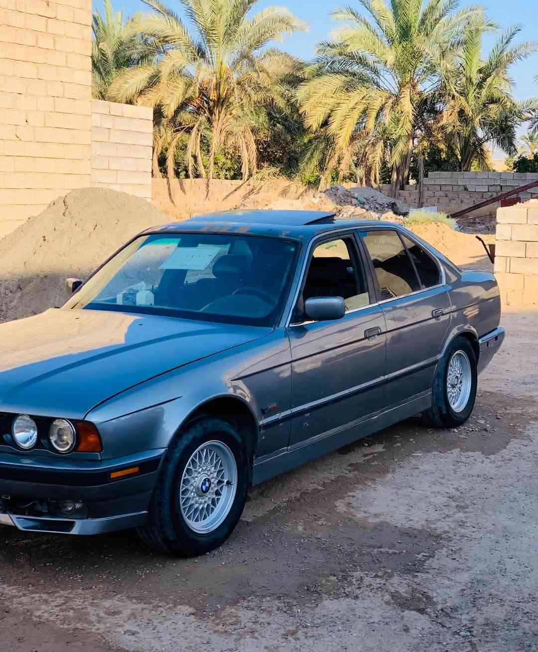 السلام عليكم
للبيع للبيع
حجم 525 BMW 
موديل 1989 محدثه 1995 داخل خارج  
سياره معمره جديد تعمير كامل و شغل درجه اولى 
رقم صلاح الدين دولي بإسمي 

صدر جديد 
تايرات جدد 
ويل خليه 
غرفه جديده (جلد) 
تنته (فتحه سقف)
سياره جاهزه من كلشي 
منظومه تبريد نقص راديتر وكمبريسر 
گير ومحرك بطه VVT 
السعر42$ و بيها مجال
الباقي شوف العين 
مكان السياره صلاح الدين قرب مفرق الشرقاط 
للاستفسار الاتصال 
***********
***********
