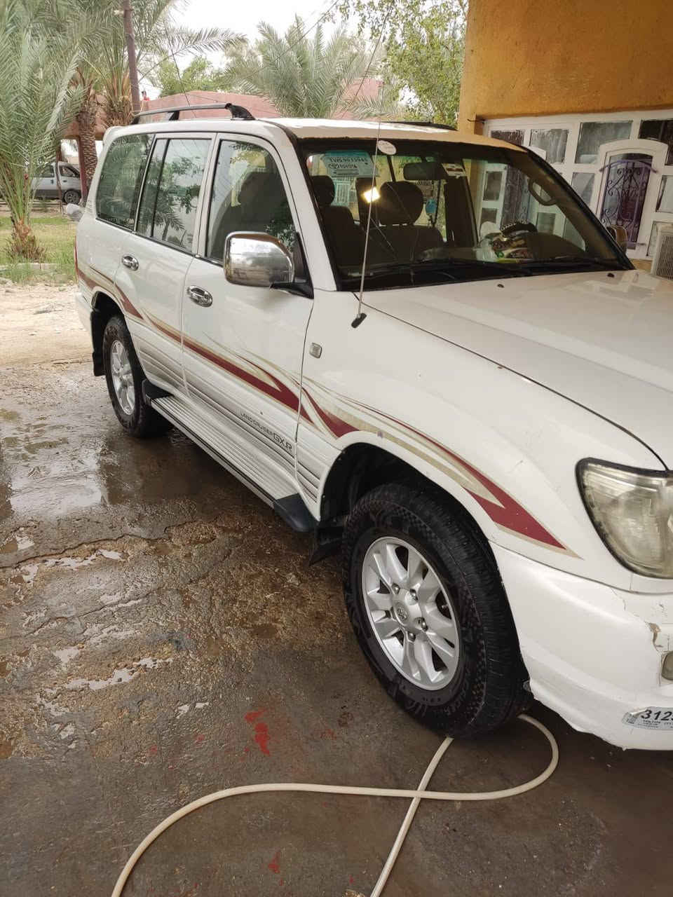 سلام عليكم لاندكروز للبيع
موديل 2000 محرك 6 سلندر كير عادي 
تبريد شغال حدادية 100/100
رقم بغداد بسمي مكاني بغداد /رقمي ***********
