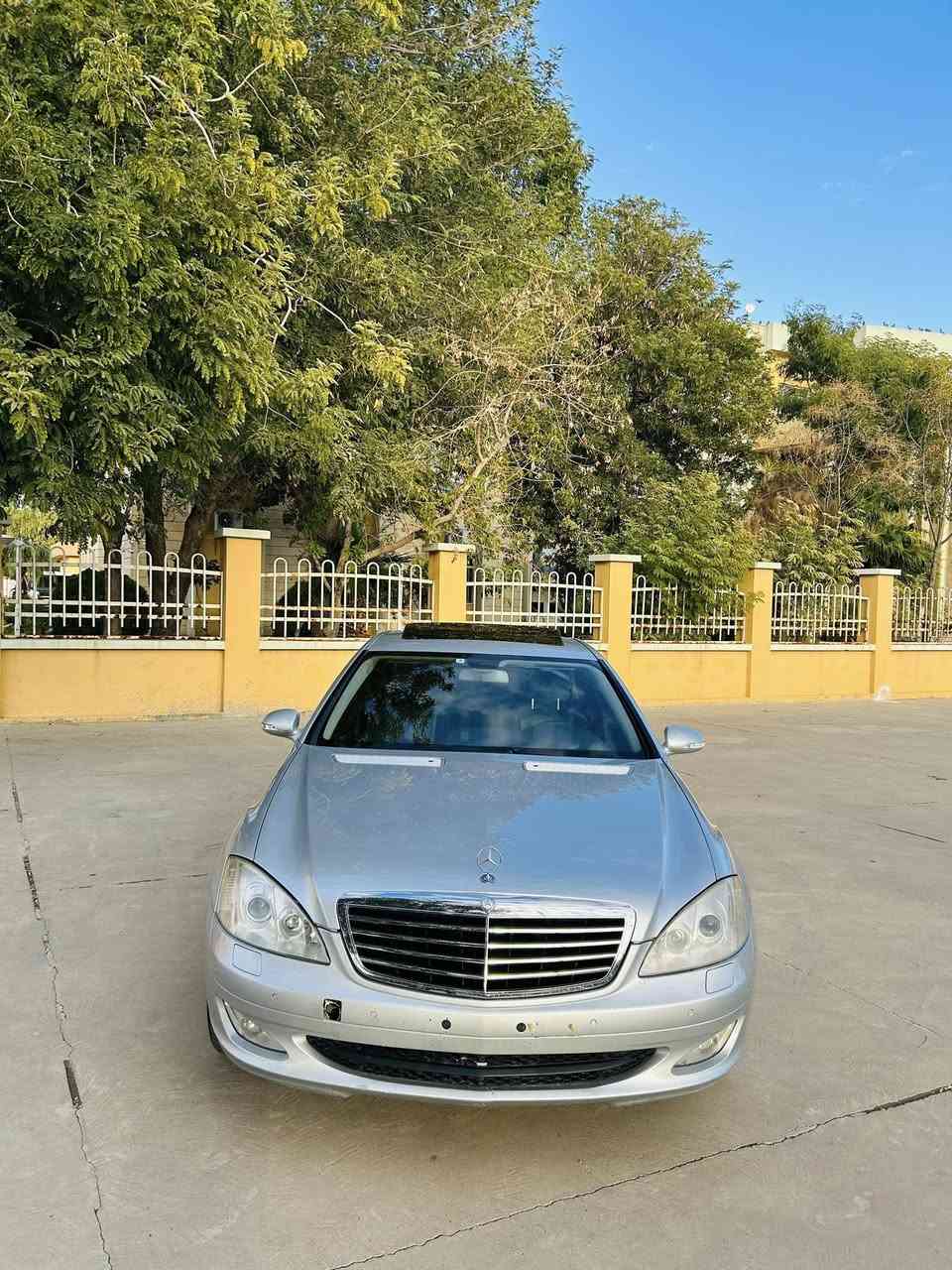 سەرەتا بەناوی خودا
ماشاللە لەماڵی هەمو لایەک 
مارسیدز مۆدیل٢٠٠٩ ساخ ساخ 
s350 
مواسەفات 
سڵاید
کوشن جلد ساردو گەرم 
کامیرەو حاسە
تەعدیل سورعە 
پەردە 
زۆر مواسەفاتتر....
مەکینەو گێڕ سەرف و بوخار بەشەرت 
بۆیاخی یەک پەڵە بچوکی هەیە لەچاملغ پێش 
سعری ٩٠گڵاو مەعامەلەیە کەم 
شوێن کەلار 
*********** 
گۆڕینەوە لەسەر دڵگرتن
