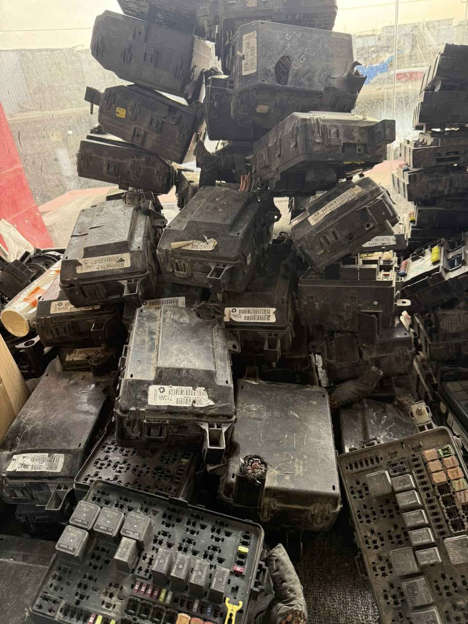 سلام عليكم يتوفر قواعد فيوز
موديل 12 -14
قواعد فيوز خلفية 15
جملة و مفرد 
يوجد خدمة توصيل إلى جميع المحافظات


**إذا كنت صاحب هذا الإعلان وتريد حذفه لأي سبب، رجاءا أرسل رسالة إلى الدعم الفني**