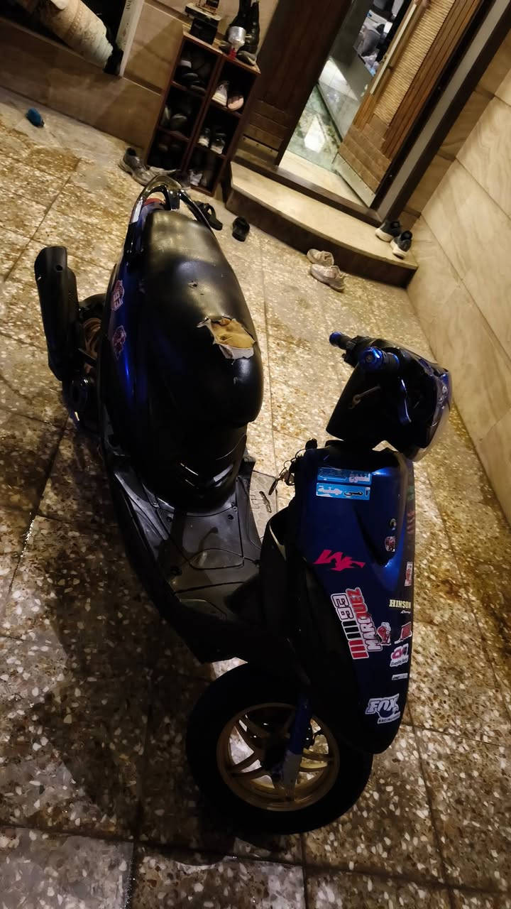 للبيع دراجه نظيفه مجفته مَـرّھٌ وحدها بوشه ريالضي وصلنصه رياضي دراجه حيل حلـِۈۋ‏وھّ ونظيفه شيال رياضي دطتايرات وياله رياضي دراجه نظيفه  رادلها شوي شغلات صغيرها سعرها 800 الف قفل تواصل واتساب ***********
