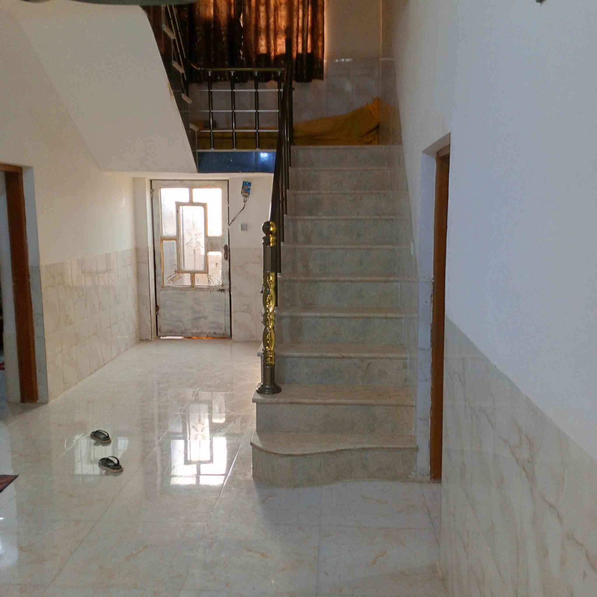 بيت البيع مساحه 300 متر
طاش الاوله رقم الهاتف 
***********
