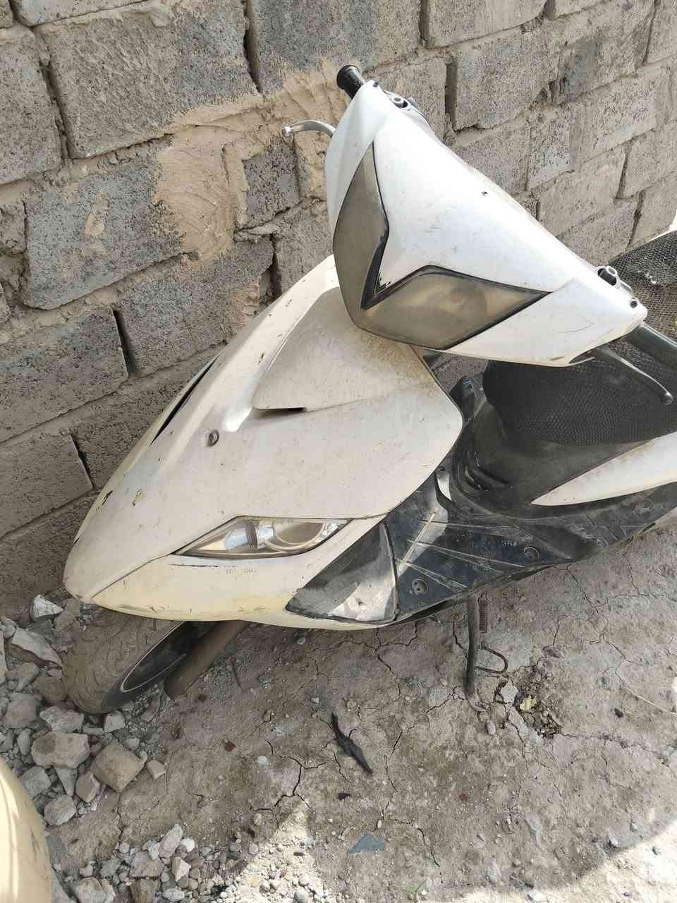 دراجة ثعلب للبيع ب200 وبيها مجال
بس الدراجة طفت بانزين وبعد ماشتغلت مكان بغداد الشعلة للاستفسار اكثر ***********
