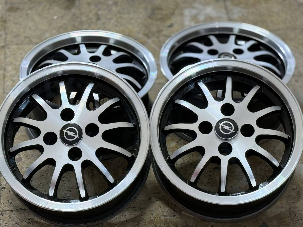 ويل كب فكتره  نظيف حيل شرط لا عواج ولا تصليح ولا لحيم حجم 14 لبيع او مرواس السعر200الف
مكان موصل كراج شمال اتصل  
***********
***********
