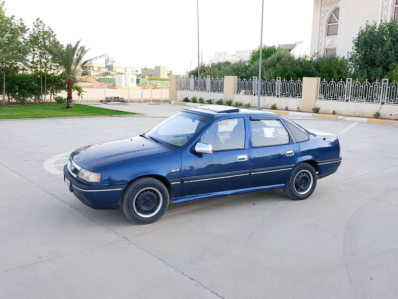 بۆفرۆشتن ڤیکترا مۆدیل 92 ئاڕم پلاستیک بەشەرتی اولیات مرور گێڕ و مەکینە بەشەرت دەعم و لێدانی نیە تەقەو ڕەقەی نیە کارەبای کامل مەزبوت abs پاوەر دەعامی بۆ دەعامی بەشەرت بێ مەسرەف سعری 20 و معامەلە***********
