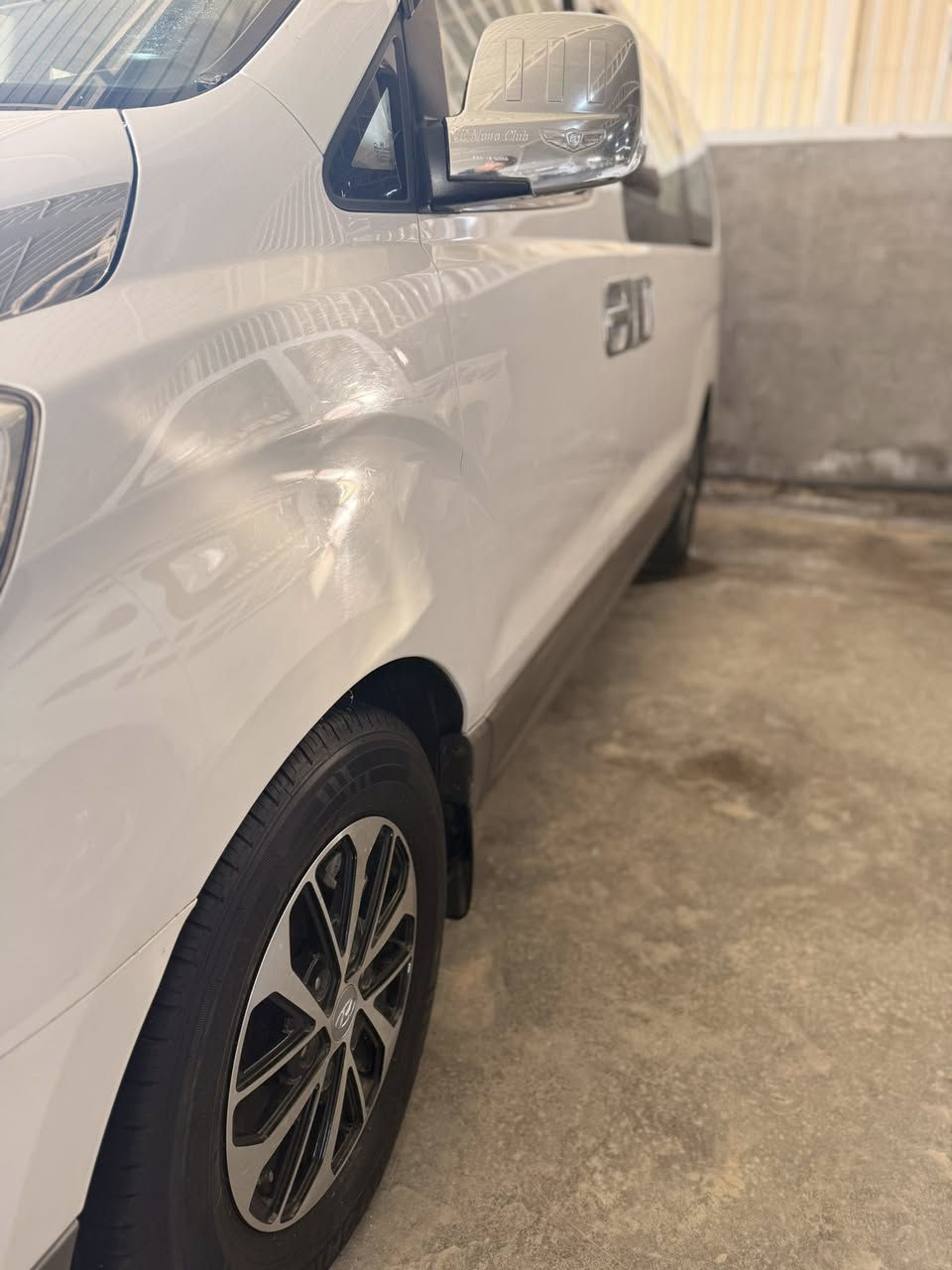 السلام عليكم
استاركس 2016
مفتوح 
السياره كفاله عامه 
لون ابيض 
رقم بغداد 
تخم تاير 
حداديه فول 
رقم دولي 
السعر 210
للاستفسار 

***********
