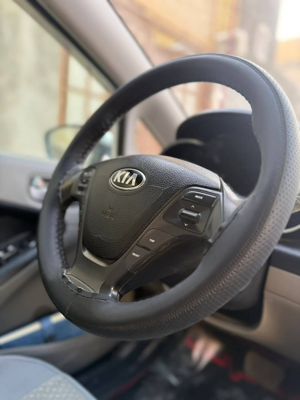 السلام عليكم 
كيا سيراتو 2014 خليجي مكينة مامفتوحة رقم واسط بأسمي تحويل ثاني يوم كفاله بيها مكانات بارد بسيطة
#السعر 128 بيها مجال بسيط
#مكانها ناصرية مركز ***********
