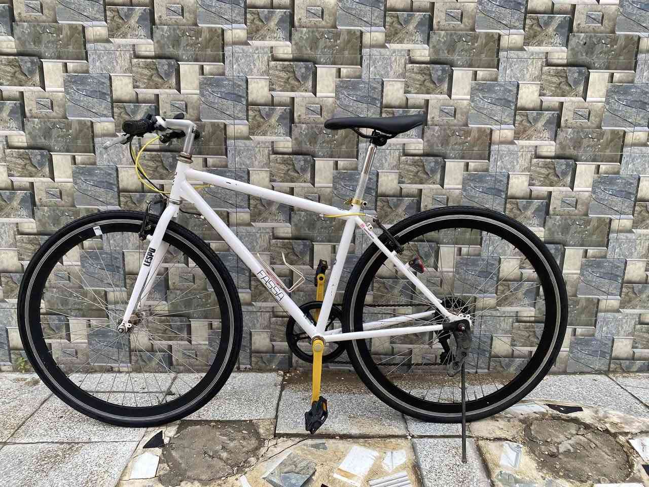 السلام عليكم🌹

للبيع فقط 

بايسكل c700 للبيع

كله مختم بلادي

خفيف جدا وسريع ✈

جاهز اي عطل مابي👍🏻

حجم ٢٨/٧٠٠

وياله المنيوم طبقتين

 7 نمر 

السعر 125

العنوان :🏭
بغداد الطالبية قرب كلية الادارة والاقتصاد 
 
نعتذر عن المراوس🚲

الرقم للتواصل /***********
