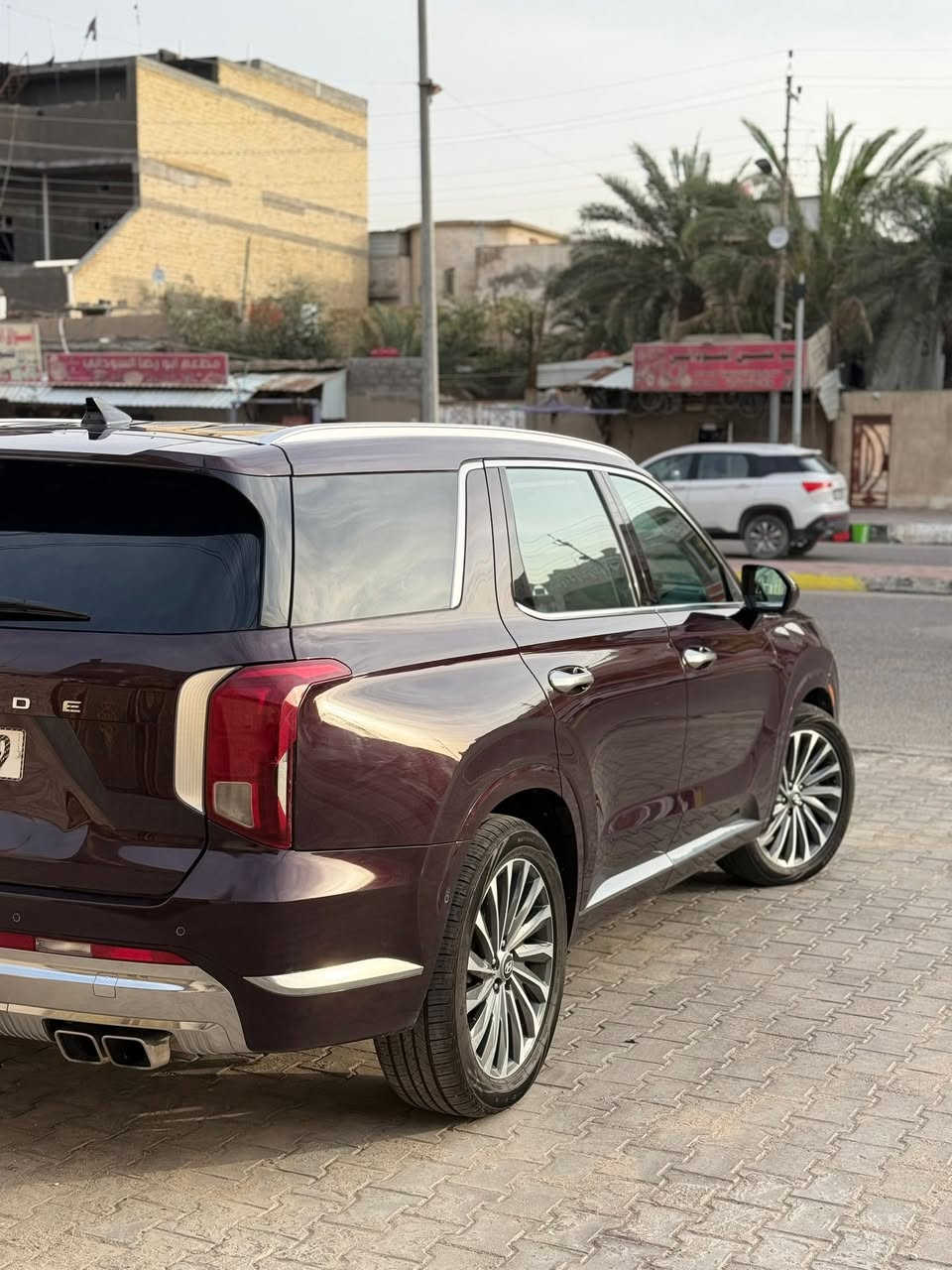هيونداي باليسايد2023 فول مواصفات كاليكرافي تقرير غرق تعمل تسير برغي مامفتوح بيها فقط دعاميه خلفيه بيها صبغ ورصعات خفيفه جدا سياره جديه بمعنى كلمه وشوف عينكم
ماشيه 40 الف كم 
ومعروفه مواصفات الكلكرافي 
***********
سعرها 330
