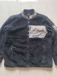 تمبرلاند من النوادر قطعة مميزة نظاقة 100% قياس تلبس من L لحد XXL للحجز...