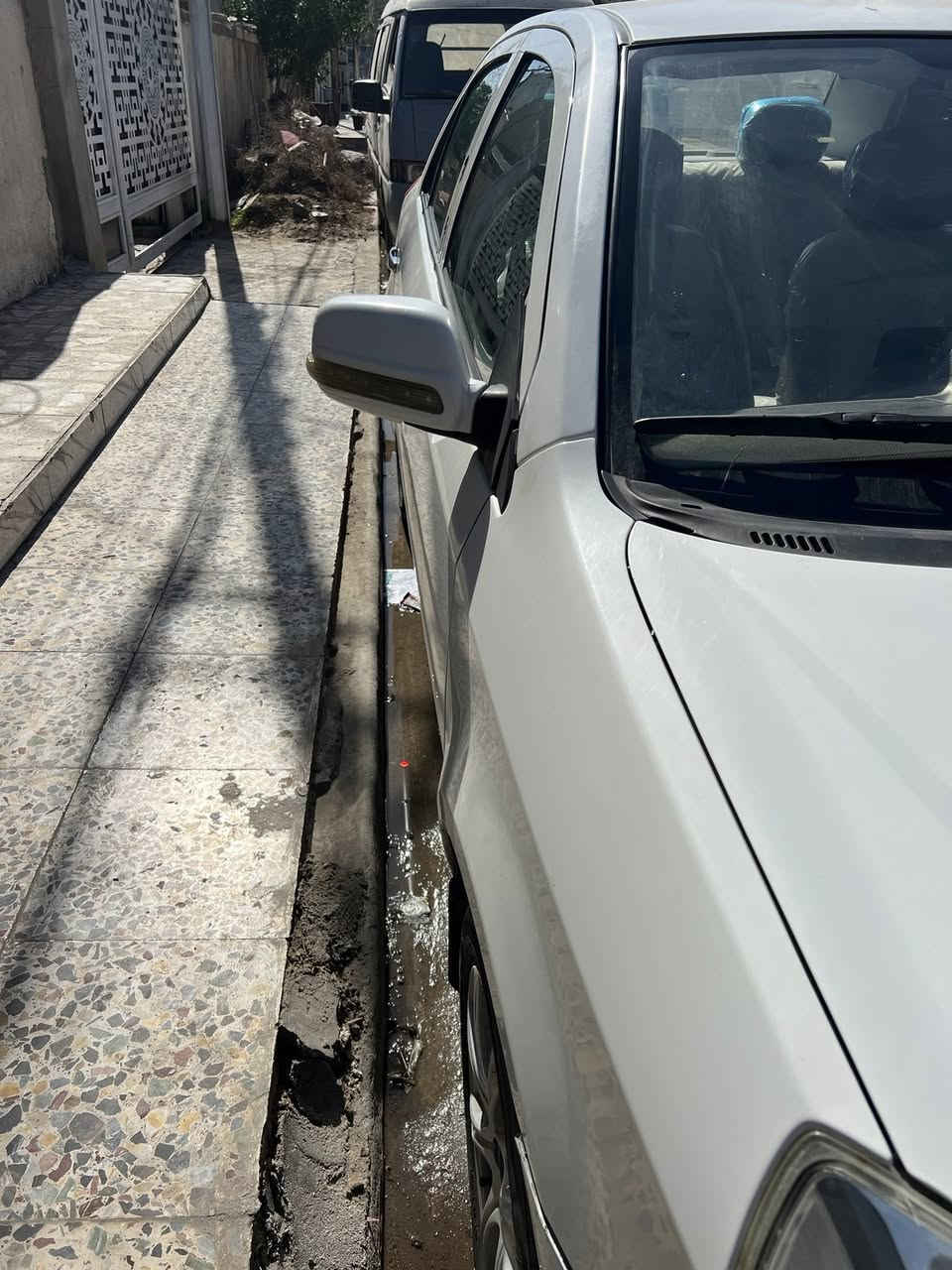 مروس حسب قناعه
جيلي ام كي 2013 لا ضربه ولا صبغ 
كير و مكينه كفلاه مشيه سياره 100 الف 
عنواني بغداد
***********
