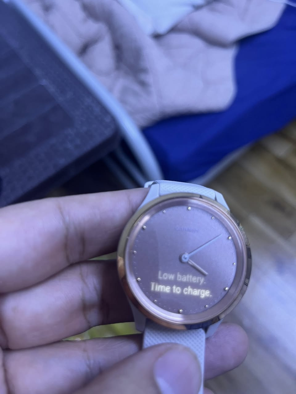 للبيع
مشتريهن جديدات مو باله ،السعر 200 الف 
توصيل موجود ***********
