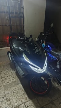 PCX جيل الثالث 🉐. موديل /🇯🇵 2020.  الون / اسود ملكي 🖤.  سعر / بـ  16 💵...