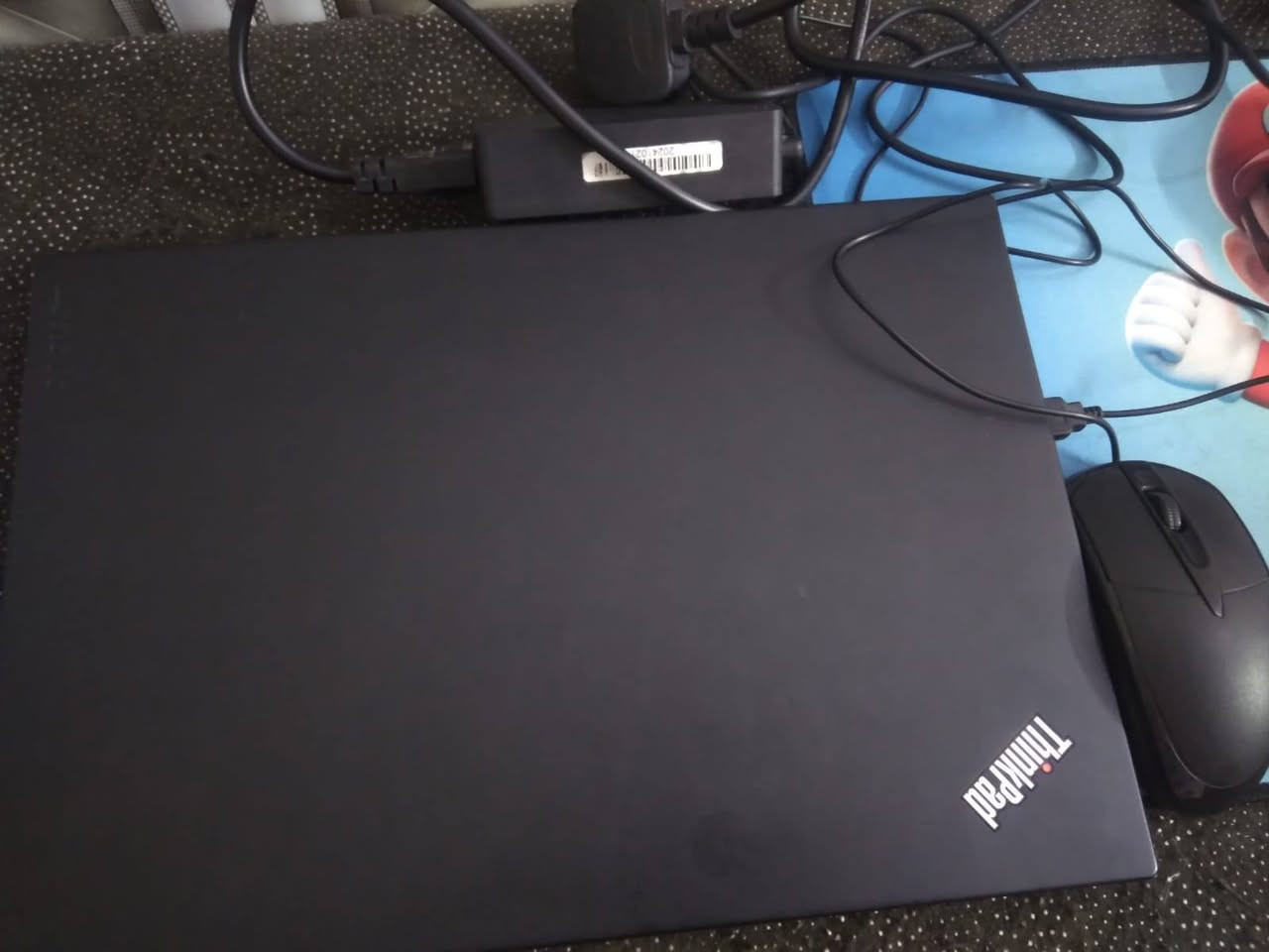 اللابتوب الظاهر بالصورة هو غالبا Lenovo ThinkPad T480 ومبين اسم الموديل T480" يم الشاشة.

هاي أشهر مواصفاته الأصلية تختلف حسب النسخة)

الشاشة : 14 إنج HD أو HD

المعالج : 5 Intel Core أو 17 جيل ثامن

الرام غالبا 8GB أو 16GB وقابلة للزيادة

التخزين: SSD سريع 128GB / 256GB / 512GB)

كرت الشاشة

Intel UHD 620

البطارية قوية وتعيش زين

النظام 10 Windows أو 11

مناسب للدراسة، التصفح وبرامج خفيفة إلى متوسطة


**إذا كنت صاحب هذا الإعلان وتريد حذفه لأي سبب، رجاءا أرسل رسالة إلى الدعم الفني**