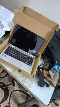 Asus Chromebook C302C • ٨جيجا/١٢٨جيجا • يحتاج فرمته