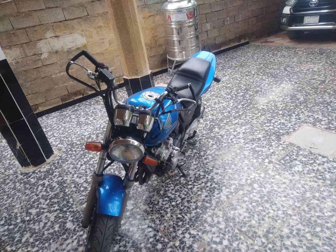 سلام عليكم
سي بي فور 400 دراجه ربه من معرض تميم تميمي
صارله ٣ شهر من خذته من لمعرض سعر خاص
***********
