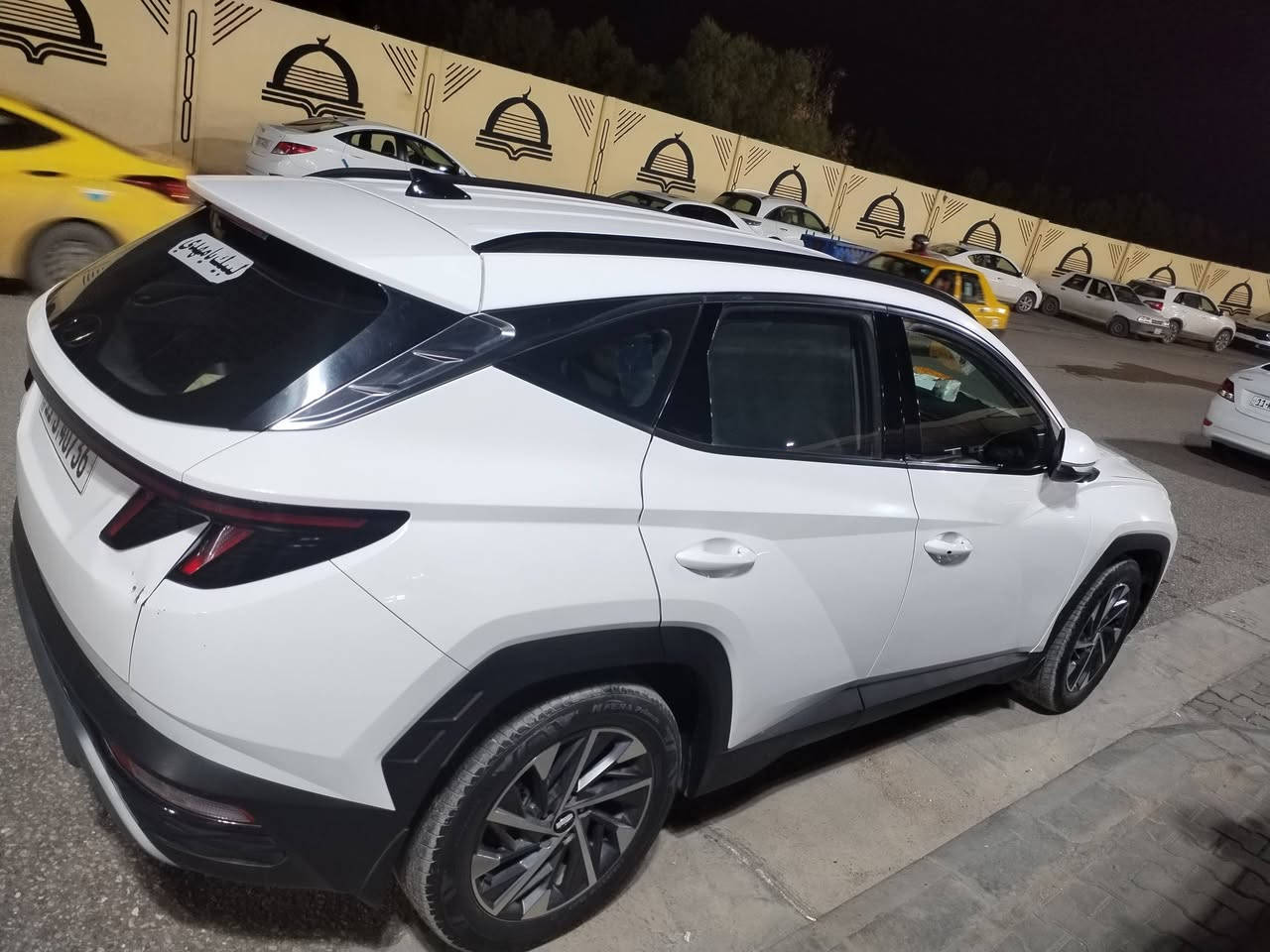 سلام عليكم للبيع هونداي توسان 2024 رقم بغداد بسمي مكفوله بيه رصعات موضحه ماشيه 70 سعر 210
***********  مكاني كربلاء
