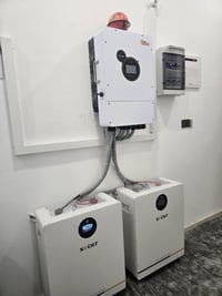 منظومة شمسية • ألواح لونجي 620 واط • بطاريات ليثيوم 16.6 كيلوواط