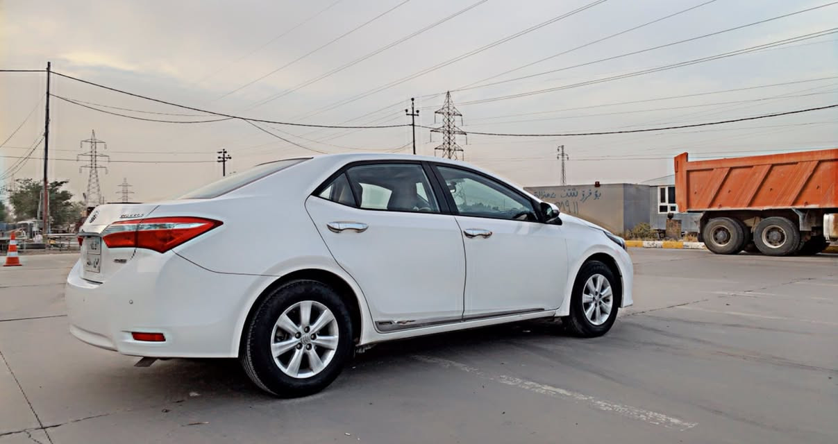 توێتا کرۆلا  ٢٠١٥ ی خەلیجی ناو زەرد 
مەکینە ٢٠ و بەشەرتی گێڕ و مەکینە و مەکینەی لۆکی لەسەرە 
١٠٩ هەزار ڕۆشتوە و ڕەقەم و سەنەوی تا ٢٠٢٧ نوێیە ، بەشەرتی تەحویل و غەرامە (١١٨$) و ماعمەلە 
***********
سەیارەکە لە کەلارە
