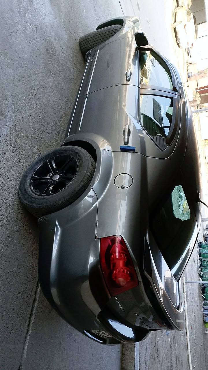 السلام عليكم دوج افنجر 2012 محرك 2400 حادثه باامريكا باب ايمن  البنيد جارد وصبغته وبيها الدوسة صبغ والباب الي خلف الصدر وداير جاملغ مشخط وصبغته كير محرك تبريد كلهن عليهن ادامة ماعدا الصدر يرادله ترتيب 
والصور تحكم السعر 75 وبي مجال 
***********
