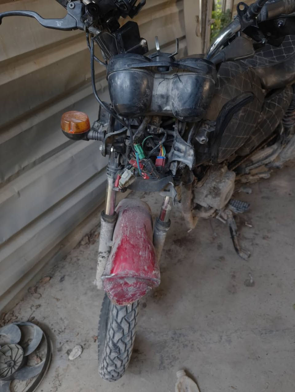 بوكسر ٢٠٢١ بيه حادث بجم ابيع كوم حديد جانت تشتغل و غرسه وره ما سويت حادث ما دير سلف ابيعه على حطته سعر ٤٥٠  عنواني بغداد الدوره السعر ٤٥٠  ***********
