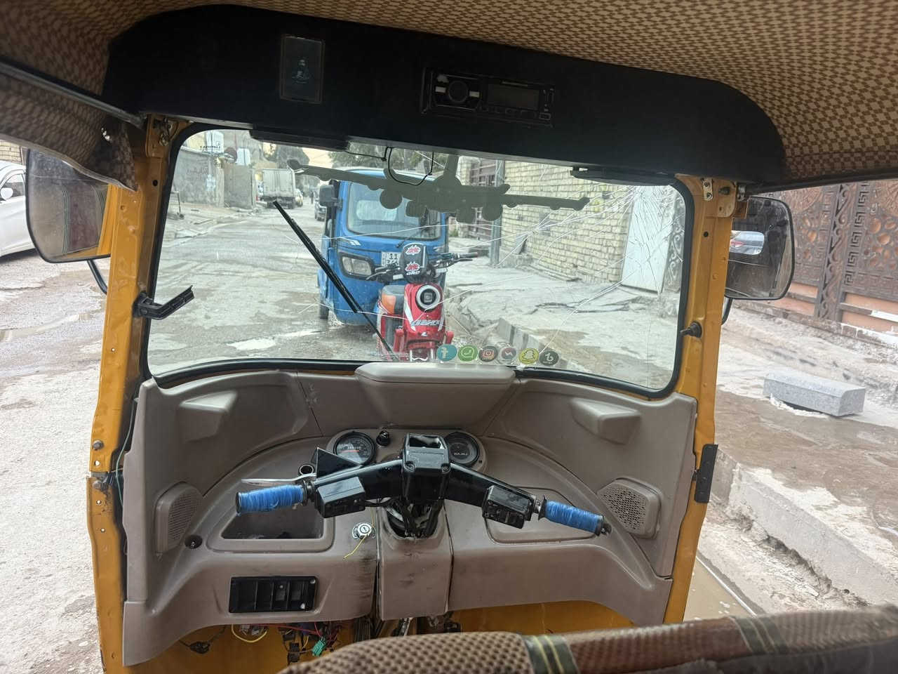 تكتك للبيع موديل 2021مرقم بسمي تكتك خير من الله لا تنقيص ولا تبخير ومابيها اي ضربه بس رصعات مثل ما موضح بل صور وبيهه طخه خفيفه وره الجاملغ الخلفي وبس معجنهه مبينه بل صور مكاني بغداد الدوره ابو دشير سعر 6ونص وبيهه مجال هاتف ***********
