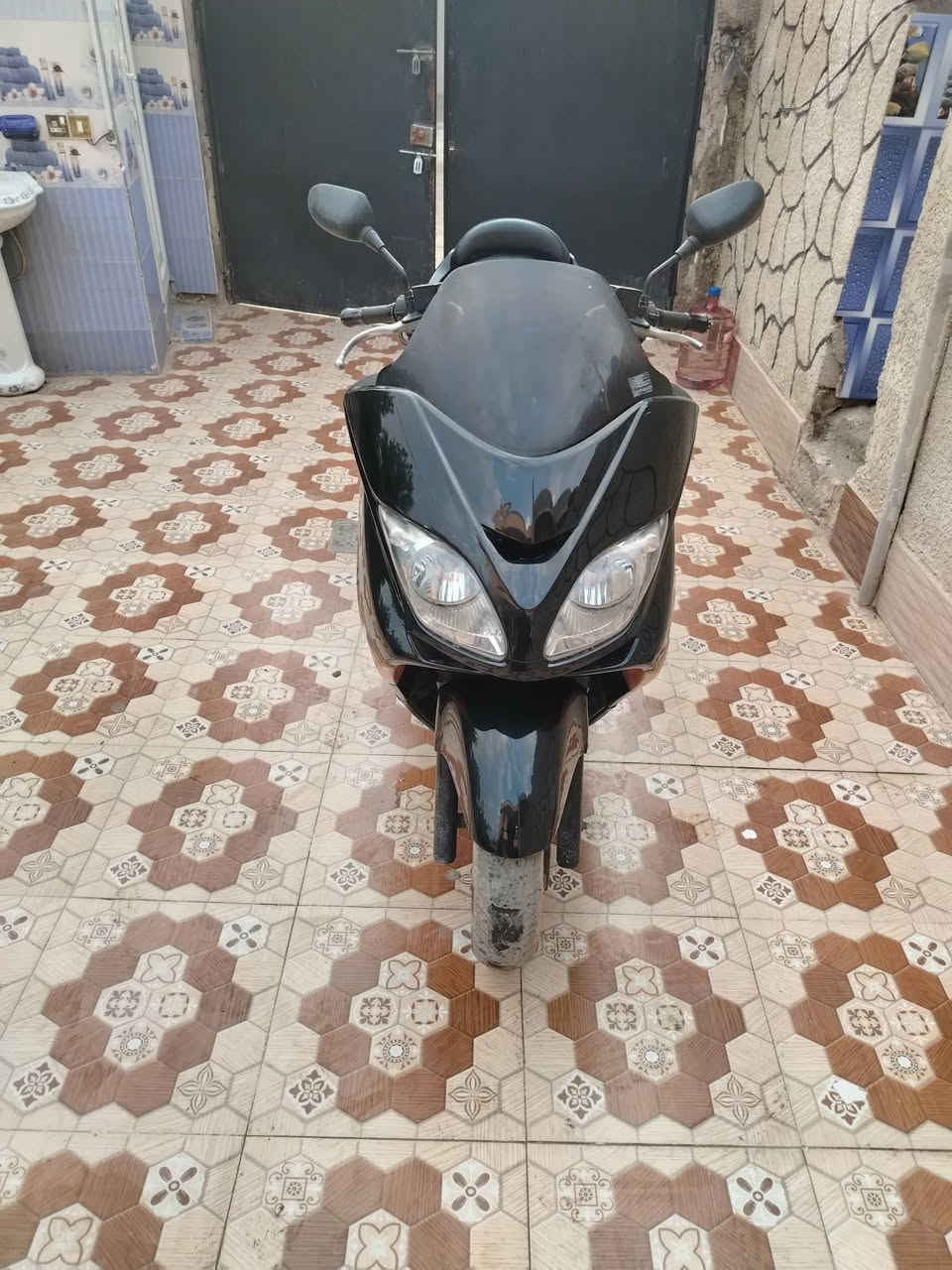 سلام عليكم فورزه 08 كامله من كلشي شلعه ومعدل مكانها تقاطع القدس سعر750وبيها مجال، ***********
