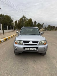 باجيرو • ٣٥٠٠ V6 • اوتوماتيك ٤×٤