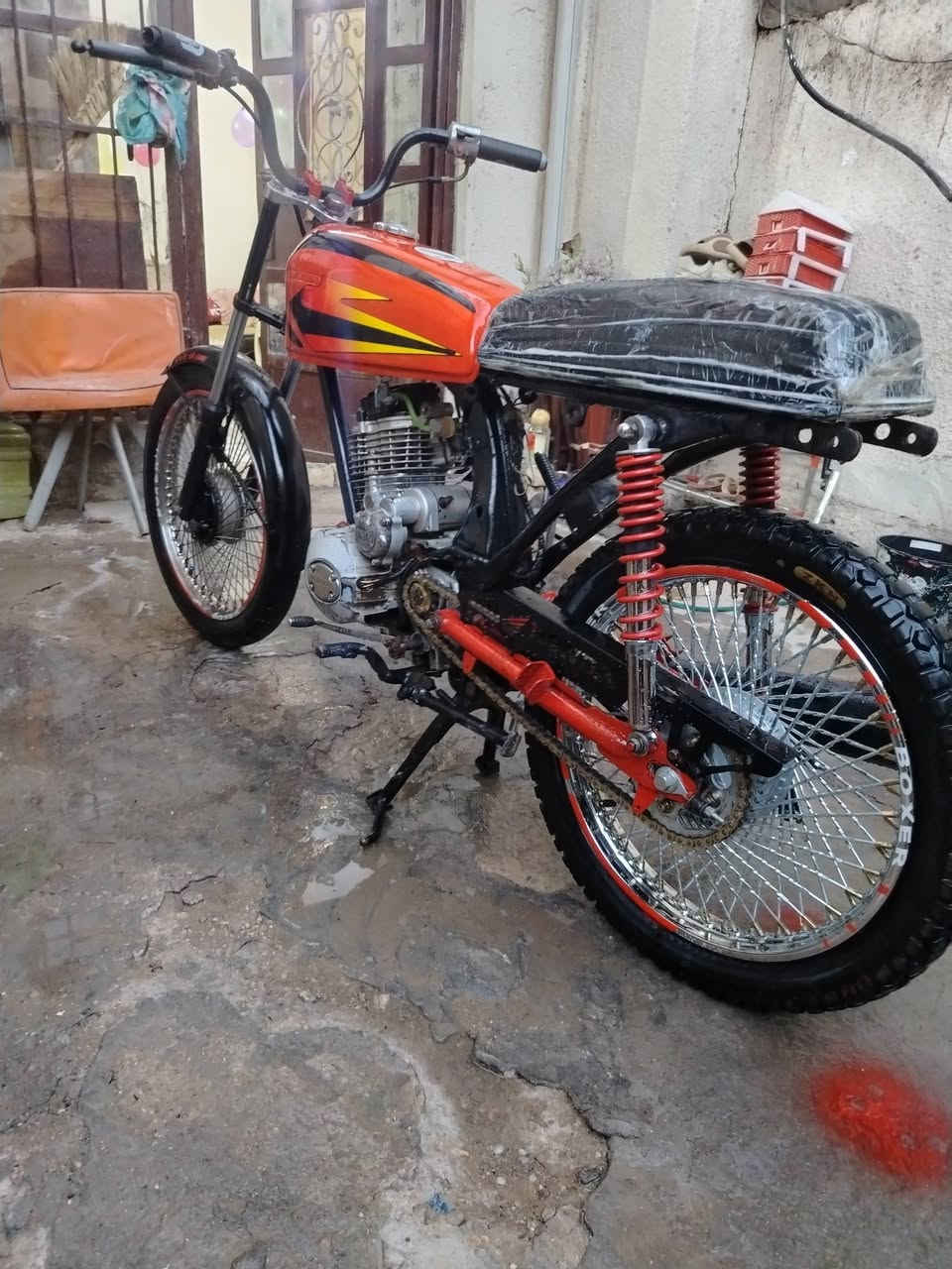 للبيع  دراجه شغاله هندر مكينه خمسه كير يرادلها تفيلس.  مجفته جديد وياله جدد  غراضها الصفحيلت وسيبايه موجوه قيم بل اليرضي الله  مكاني بغداد حي الجهاد
***********
