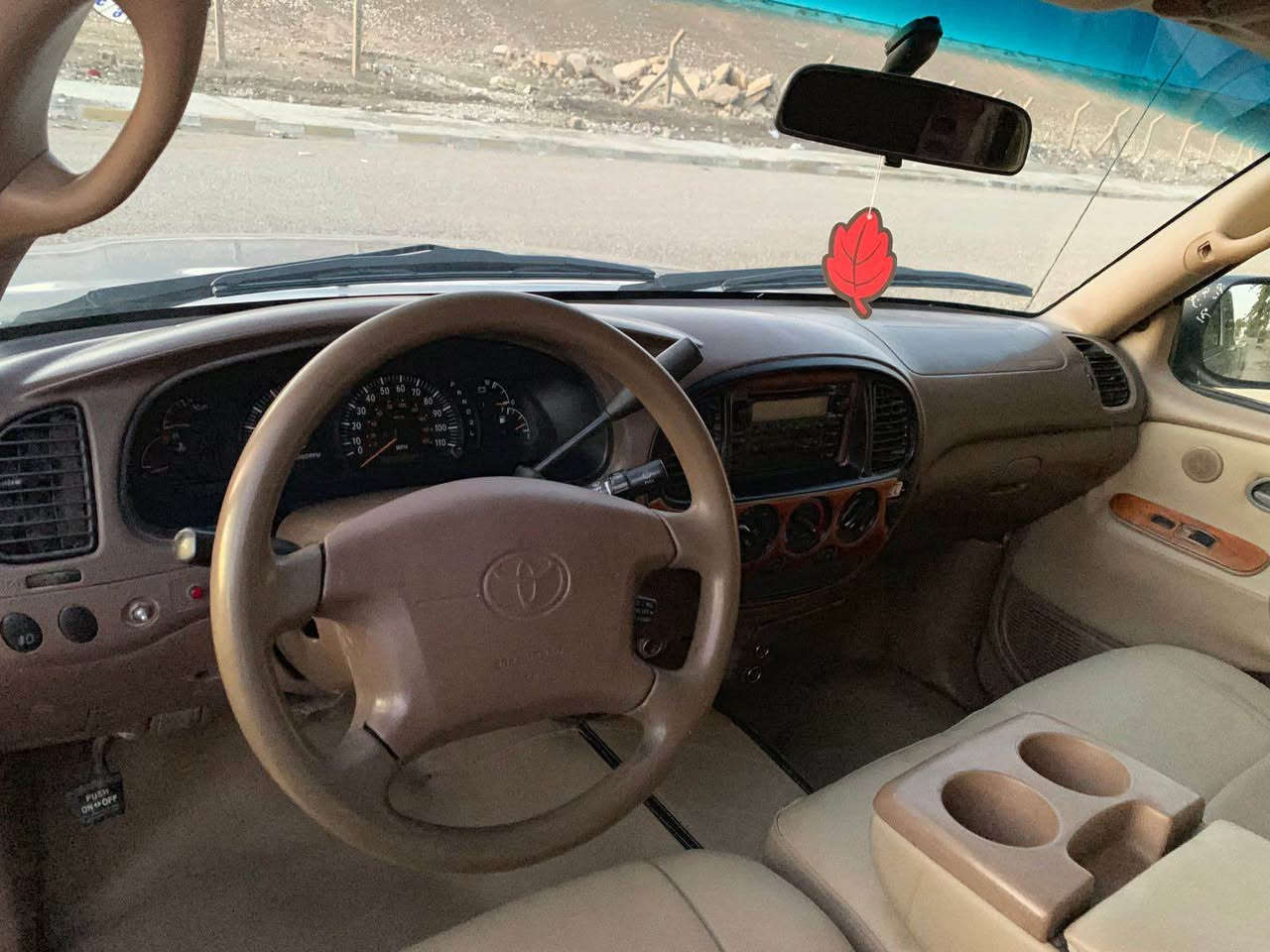 للبيع تويوتا تاندرا الفينيه 2000 بسعر مناسب 92$
سياره جديده على ابلاد 
كير ومحرك لكزز بيلادي 8V سلندر 
فول مواصفات 
اربع تايرات وصدر كله جديد شرط جكه مابيها 
صبغ عام للجماليه شرط بدون ضرر 
رقم والسنويه جديد لحد 2030 
مكاني كركوك    *********** كركوك, العراق
