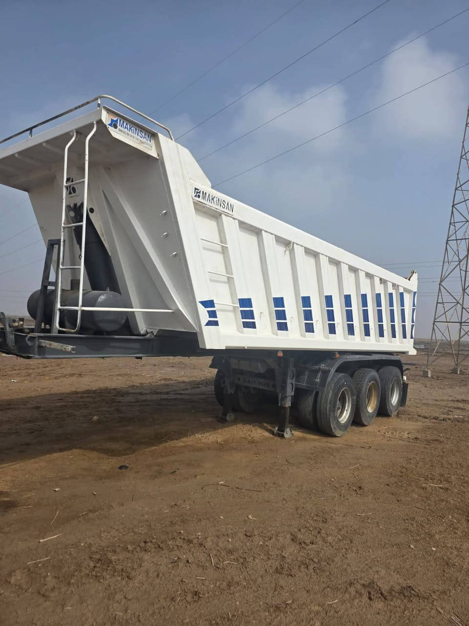 عربانه ماكنيسان تركي أصل ضرعه 27بلادي ويه تعالو 30تخم تاير جاهزه 
***********
